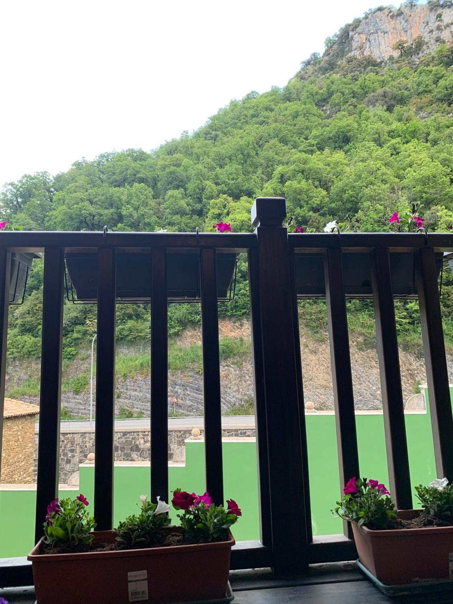Argonz Etxea Hotel Urzainqui Екстериор снимка